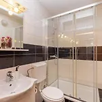 Bis 1 & 2 Apartman *