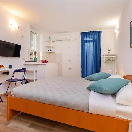 Apartmán Bis 1 & 2 *