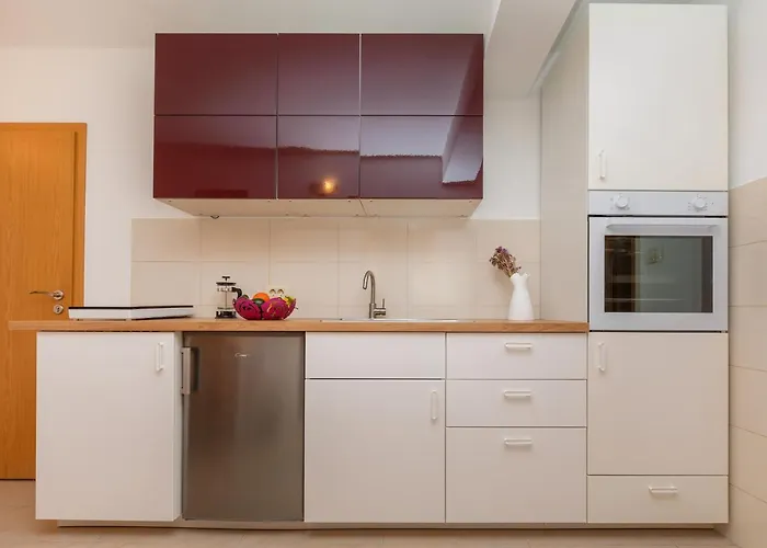 Bis 1 & 2 Apartment *